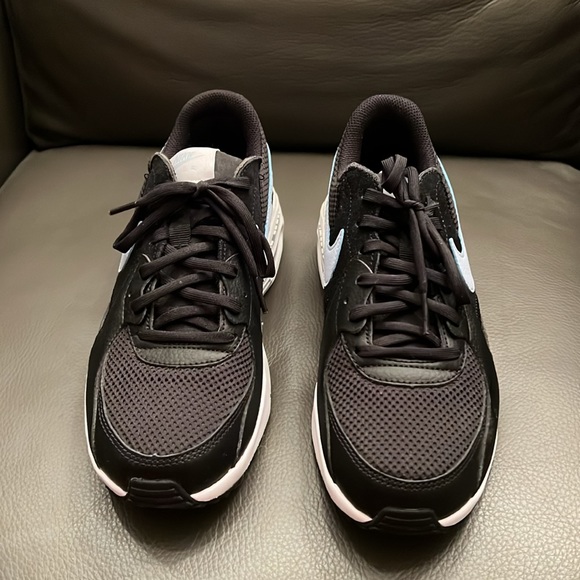 Nike Air Max - Picture 2 of 5